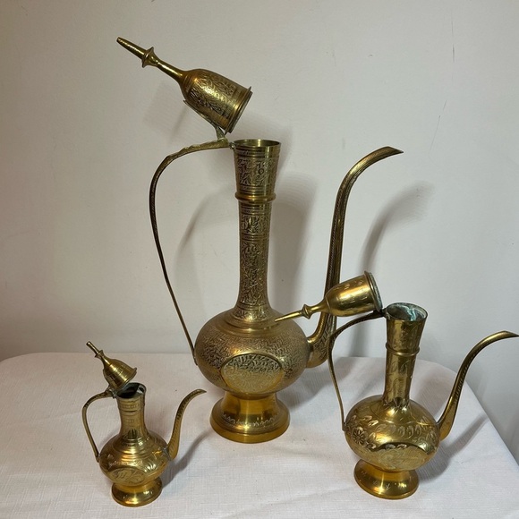 Etched BRASS tea pots. Vintage. LARGE IS 17”. Gorgeous! Set of three. See pics! - Picture 2 of 11